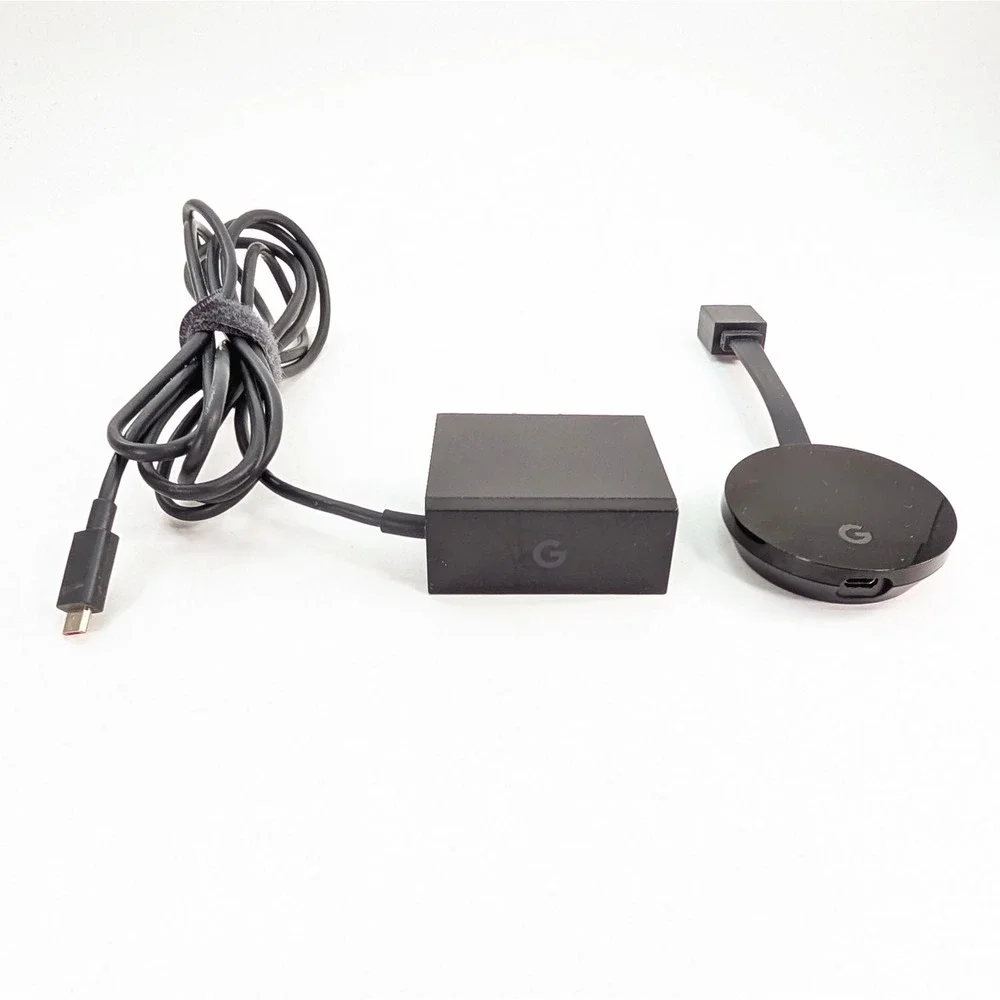 Google Chromecast Ultra 4K HDR Streaming Media Player Black NC2-6A5-D with Power